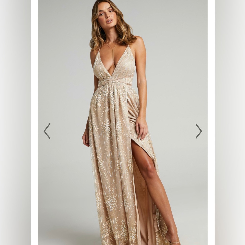 Hello Molly OLYMPIA MAXI DRESS / Showpo NEW YORK NIGHTS PLUNGE CROSS BACK MAXI